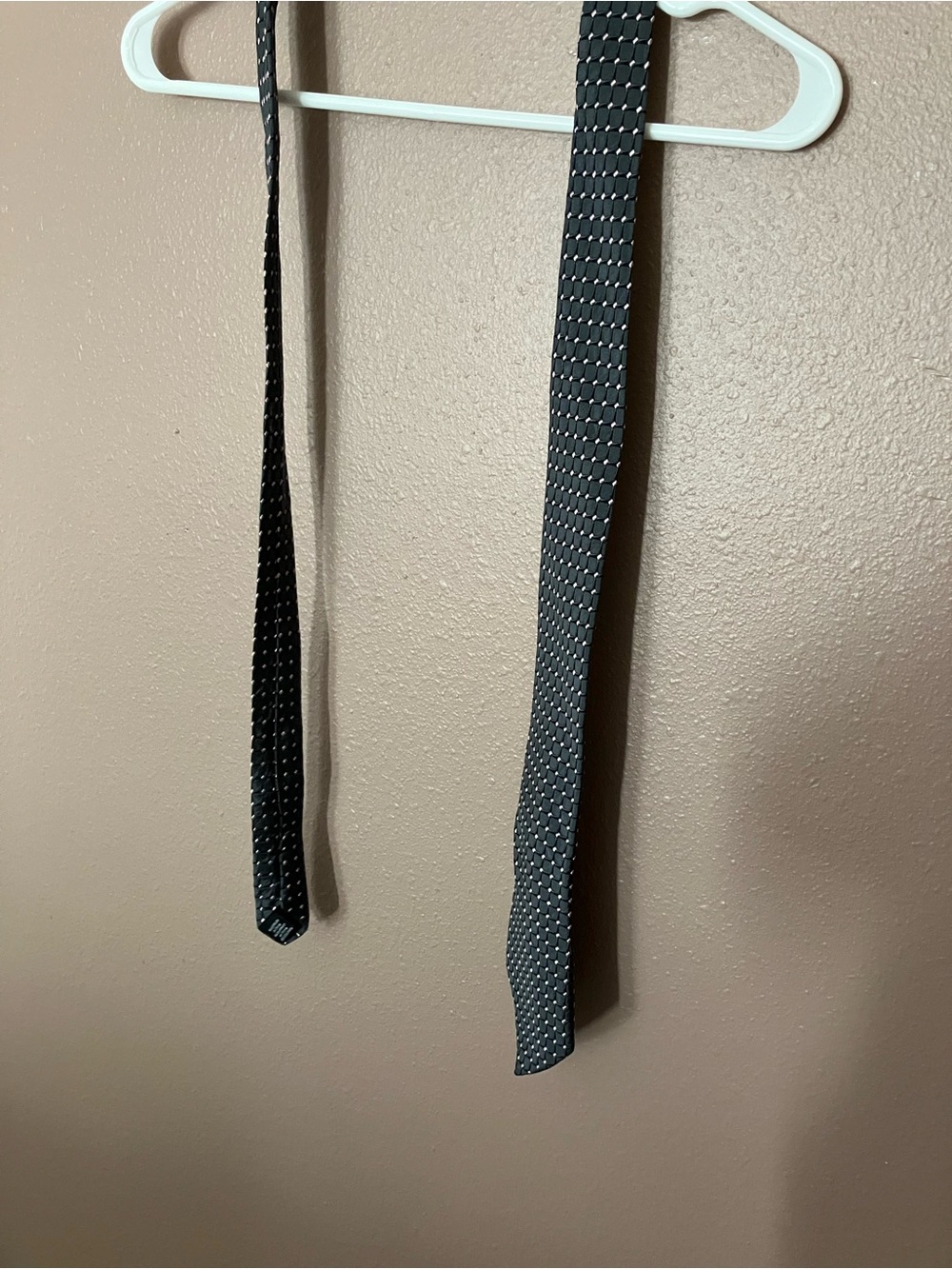 Classic Black & White Patterned Silk Tie